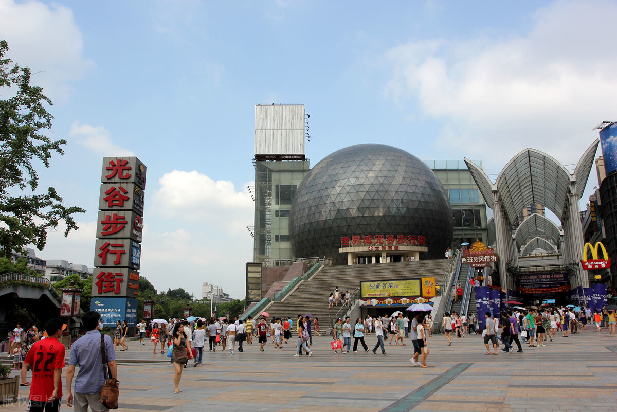 当年总被人说是“大县城”，现在的武汉全球瞩目
