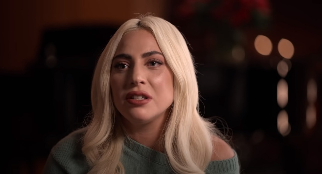 Lady Gaga首次自曝19岁时被性侵后怀孕，但含泪隐瞒侵犯者身份