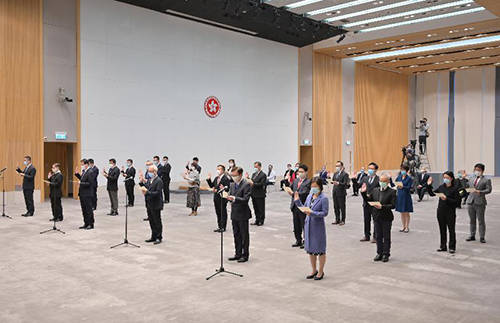 宣誓条例生效，香港区议会12人丧失资格