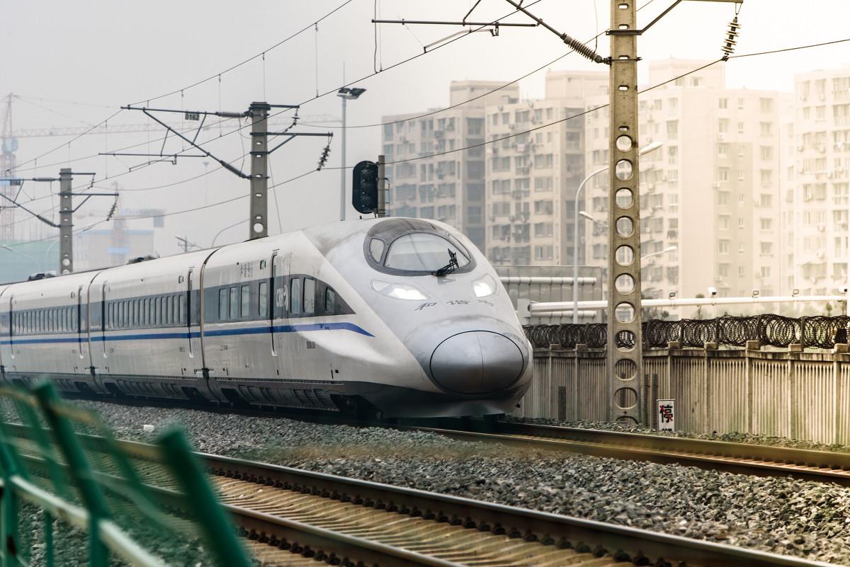 大动作！武汉被新高铁站“砸中”，选址汉阳区，初设规模16台30线