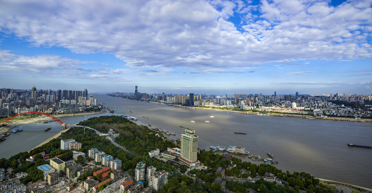 中部地区楼市最热的城市就是武汉，武汉房价连续上涨