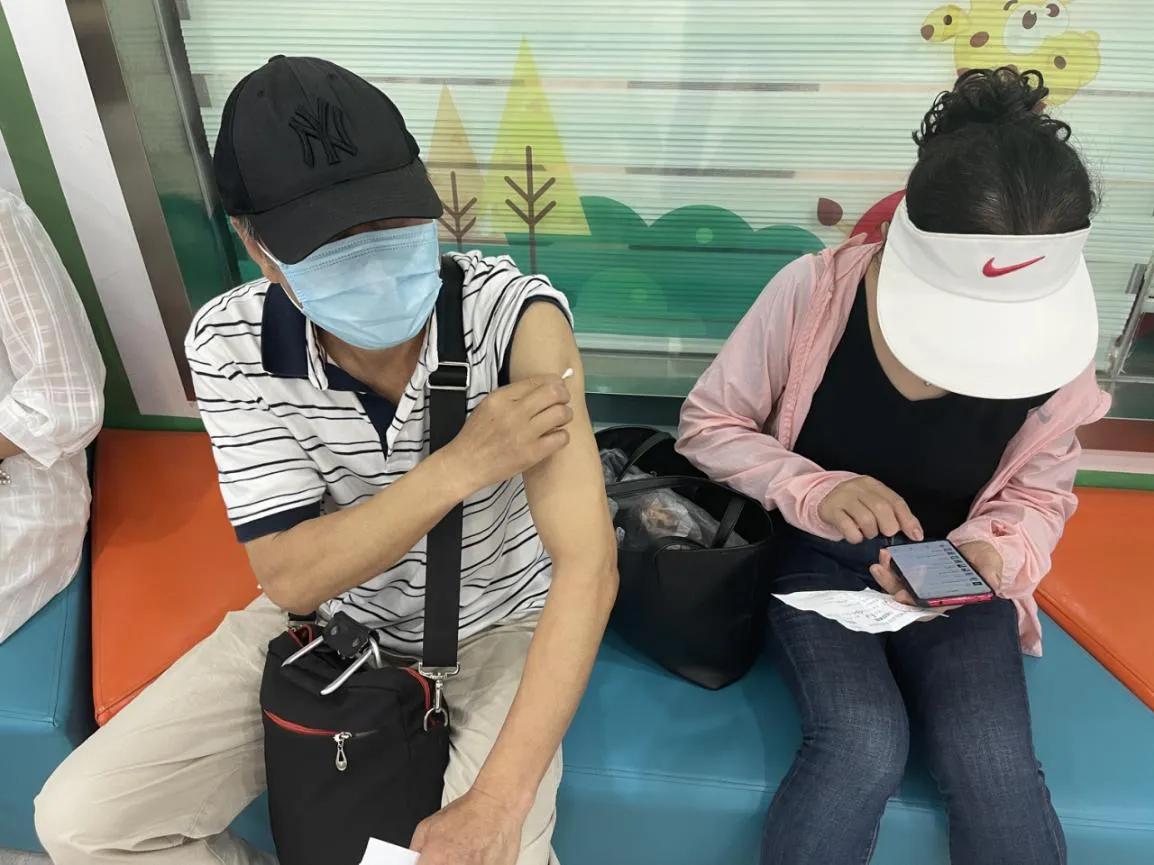 武汉市推行新冠疫苗分时预约服务，大大缩短市民接种等待时间