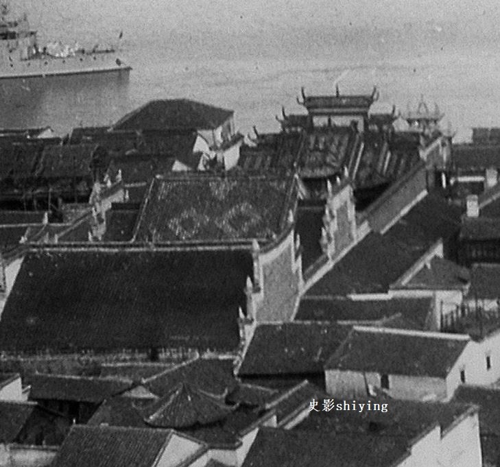 「武汉旧影·捌」武汉晴川阁下的一座老码头，牌坊太精美