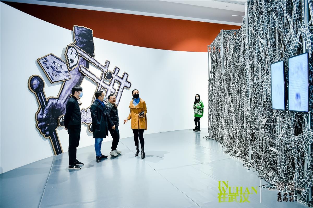 汤湖美术馆之夜：青年艺术家眼中的城市艺术多元化生态